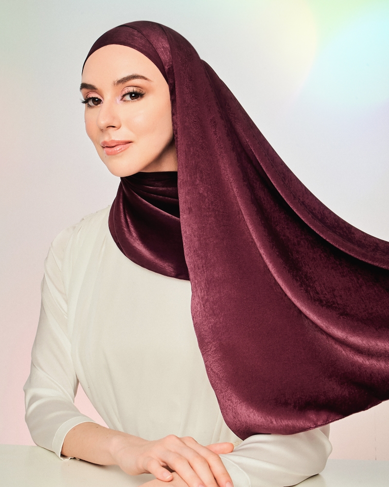 SATIN SHAWL - BURGUNDY