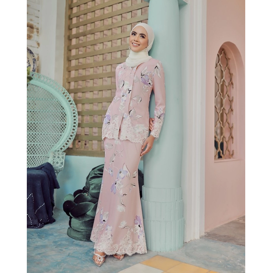 SIPO LAVISH LEBARAN 2024 KEBAYA MODEN WOMAN KABAYA DRESS PINKY