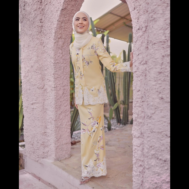 SIPO LAVISH LEBARAN 2024 KEBAYA MODEN WOMAN KABAYA DRESS YELLOW