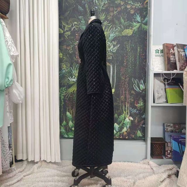 2022 Muslim Simple New Winter Velvet Embroidered Lining Jacket Dubai Elegant Large Size Robe without Belt