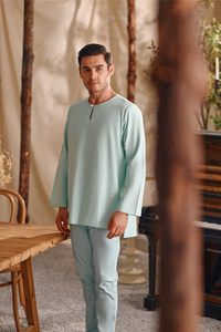 SIPO Wholesale Malaysia Men's Kurta with Modern Keyhole Neckline