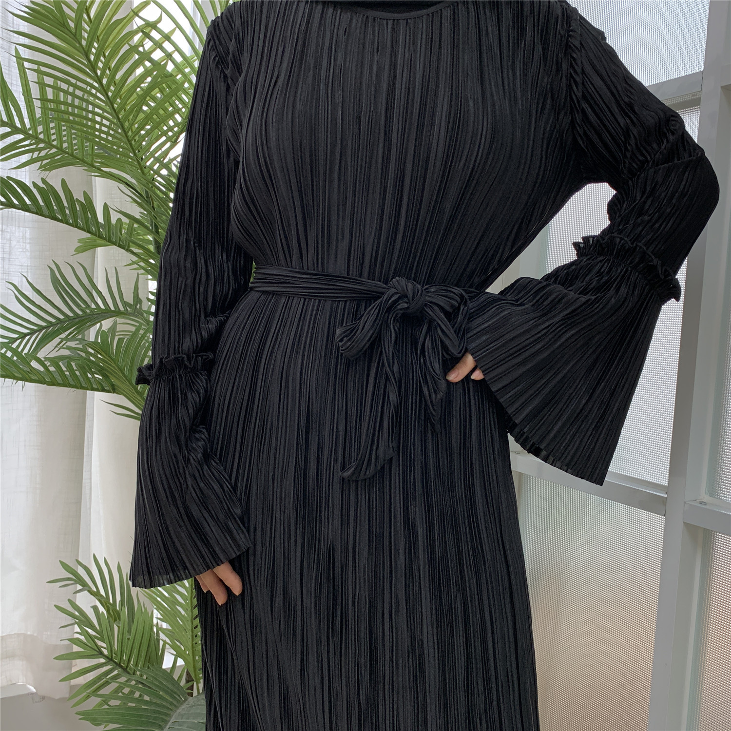 2022 European And American Fashion Muslim Women's Crepe Loose Flared Sleeve Round Neck Dress Long Skirt