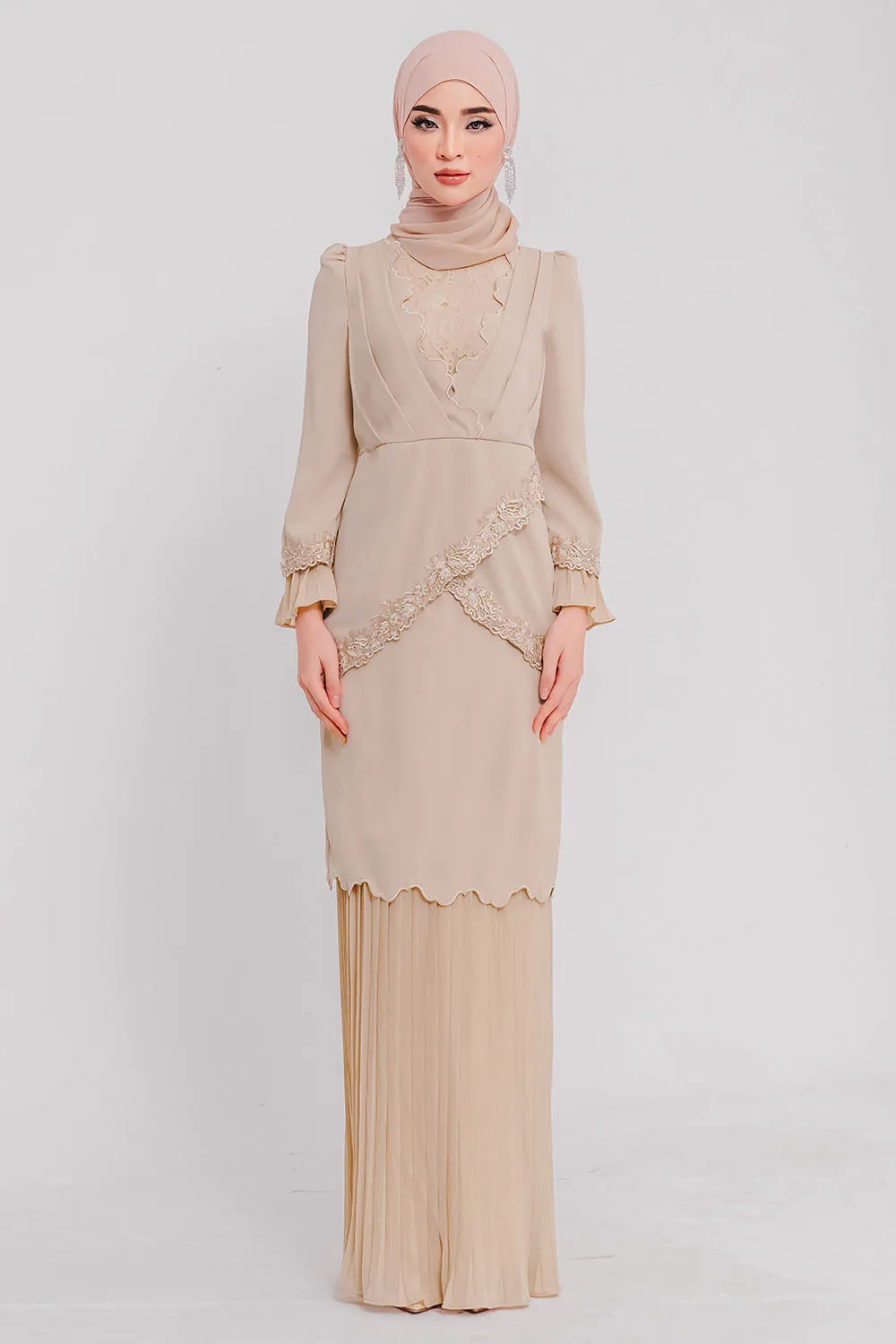 SIPO Wholesale Luxury 2024 Latest Elegant Embroidery Malaysia Modern Baju Kurung Islamic Clothing for Women 