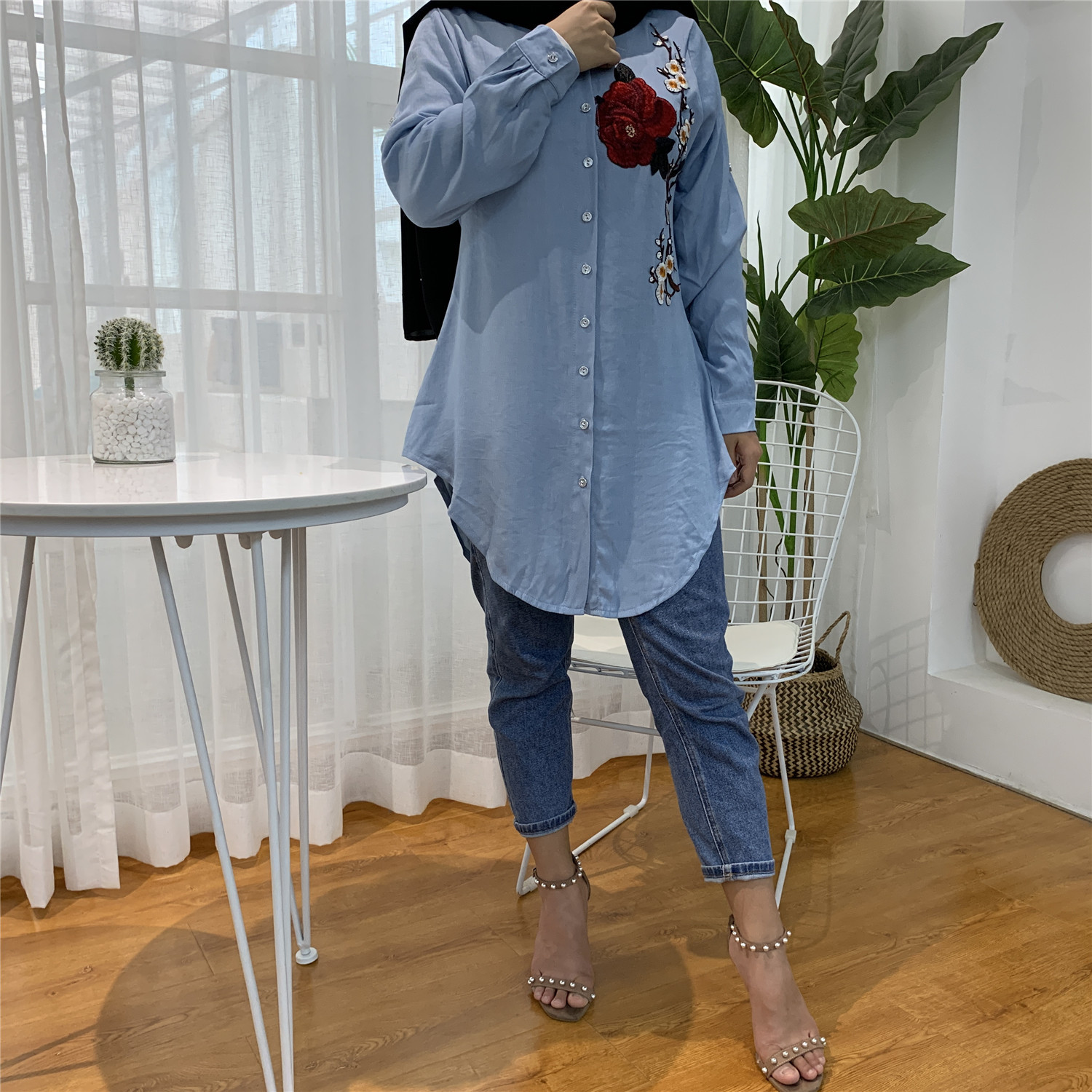 2022 Spring And Autumn Muslim Fashion Women's Casual All-match Embroidered Lapel Long-sleeved Slim Plus Size Denim Top