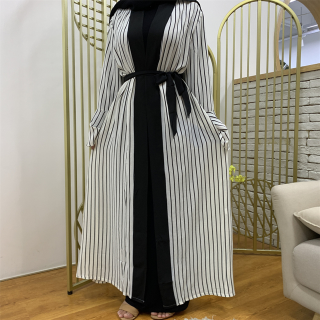 2022 AliExpress Hot Sale in Europe and America Flare Sleeve Loose Cardigan Robe Female Muslim Middle East Arab Striped 