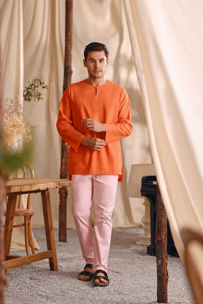 SIPO New Design Elegant Men's Kurta with Key-Hole Neckline And Button Accents Men Kurta Set