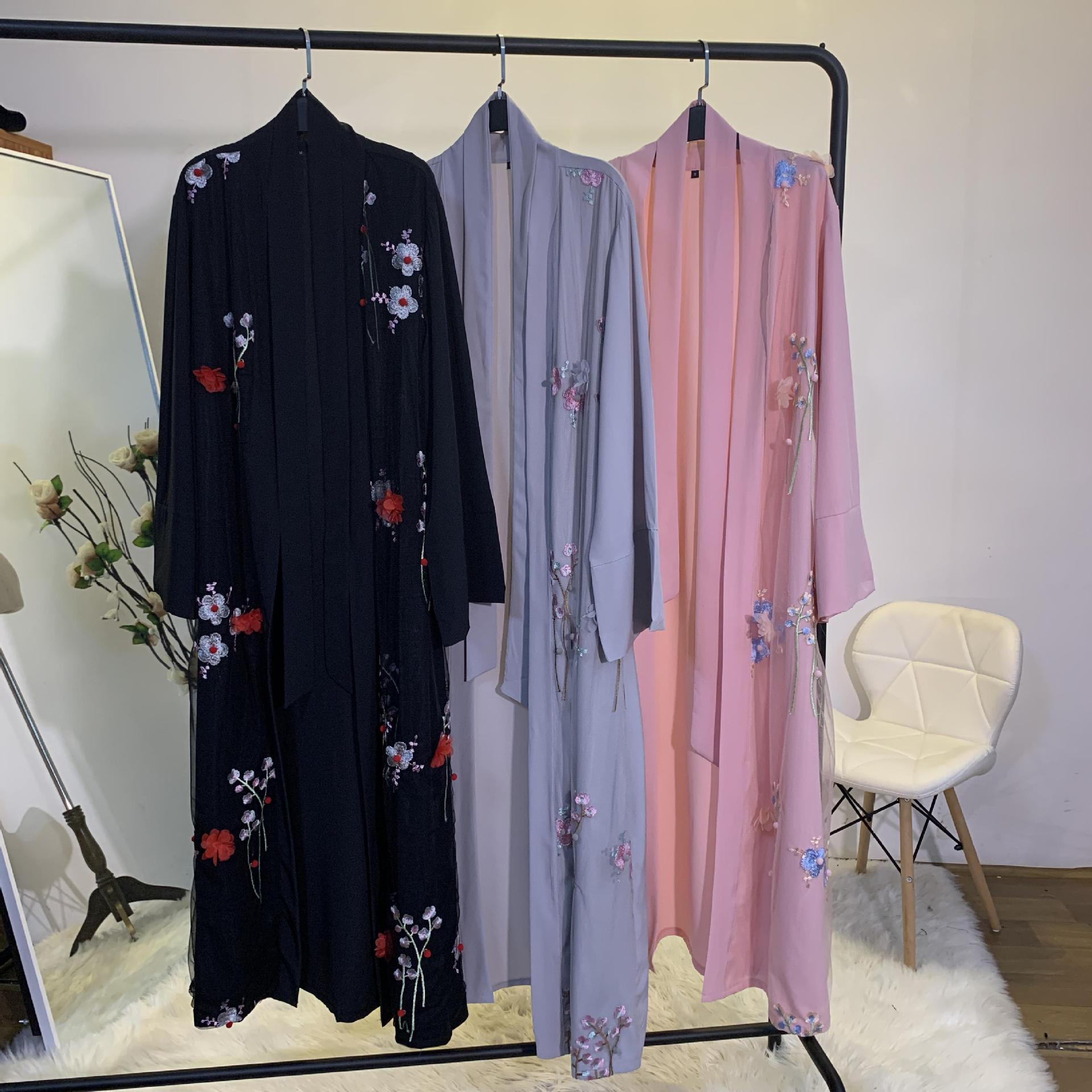 2022 European And American Muslim 3D Embroidery Three-dimensional Flower Mesh Loose Lace Cardigan Robe 
