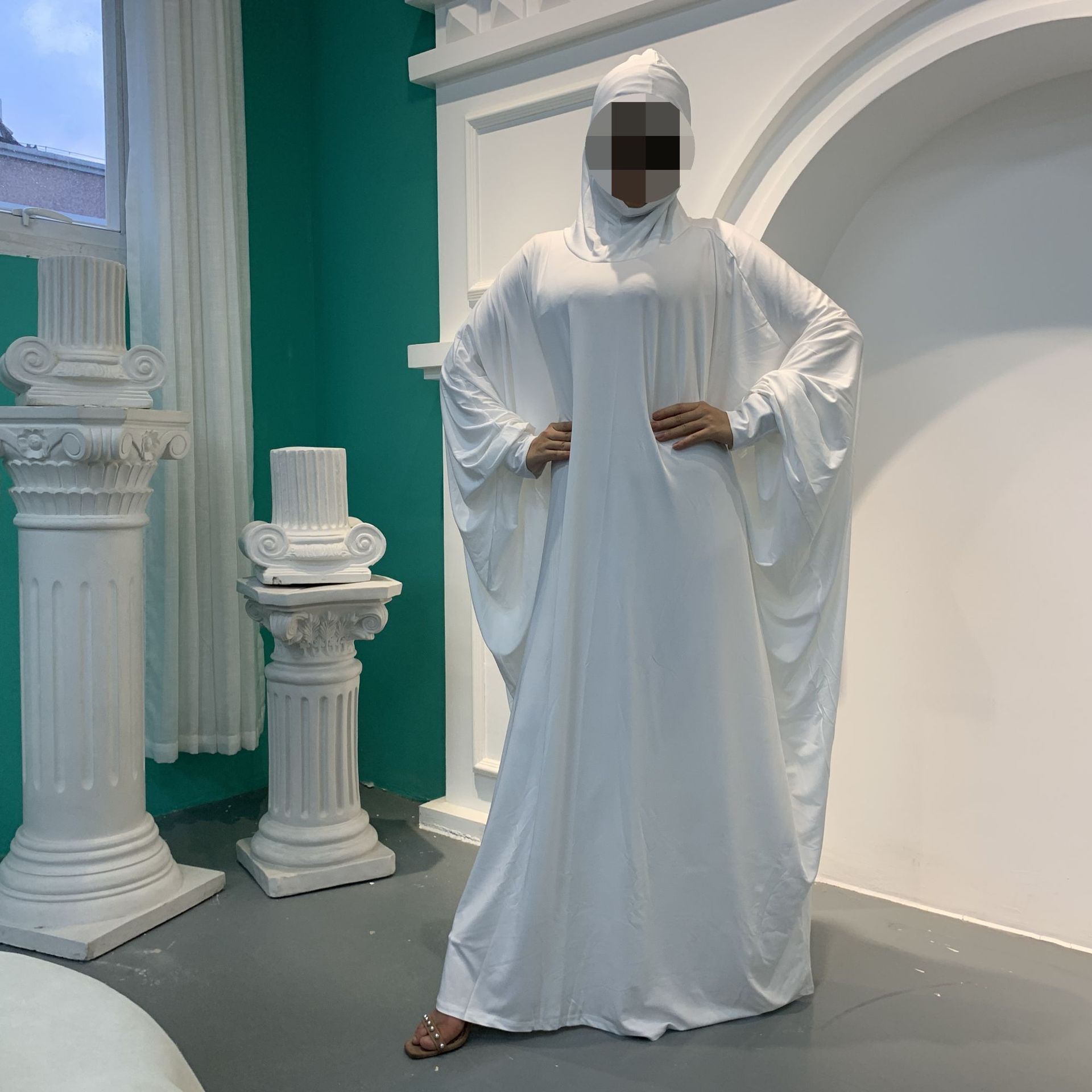 2022 Hot Sale in The Middle East Big Solid Color Fashion Bat Sleeve Robe Plus Size Dress Muslim Abaya
