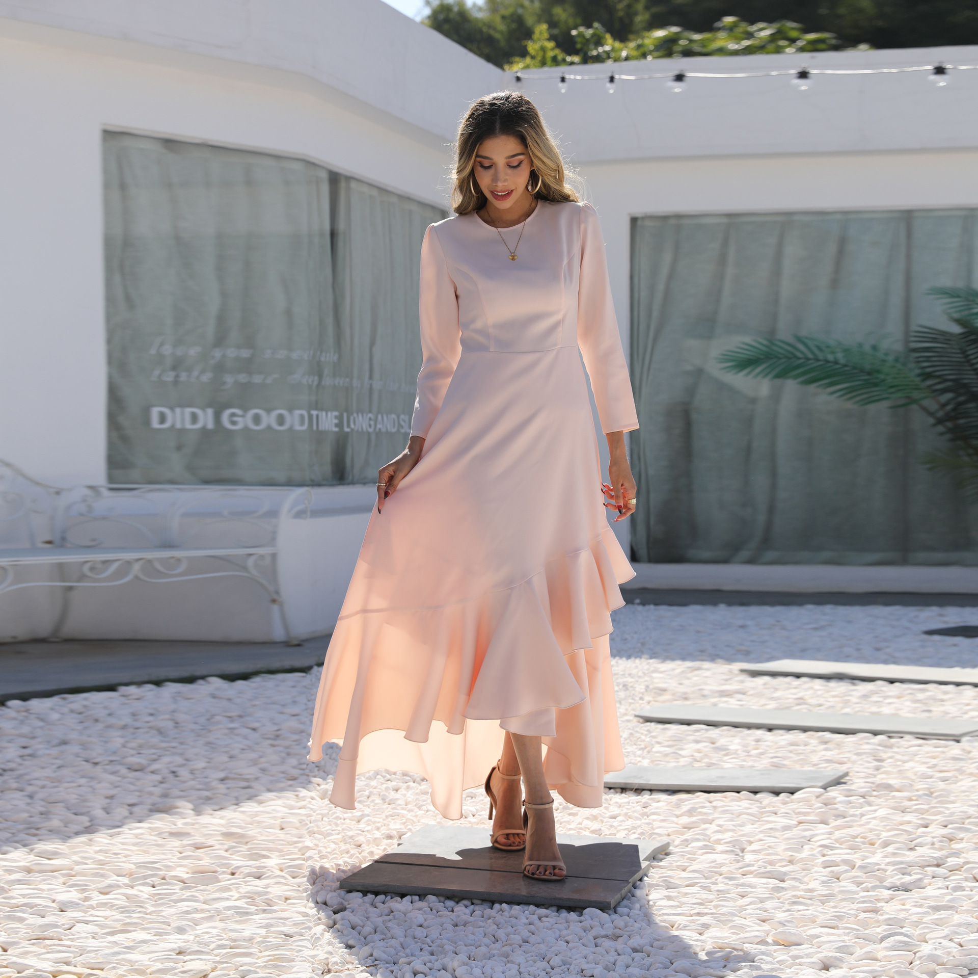 2022 Muslim New Arab Solid Color Front Short Back Long Elegant Embroidery Round Neck Long-sleeved Muslim Long Skirt