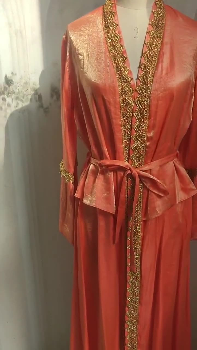 2022 Muslim Fashion New Elegant Temperament Solid Color Flowing Gold Satin Simple Arab Dubai Coat