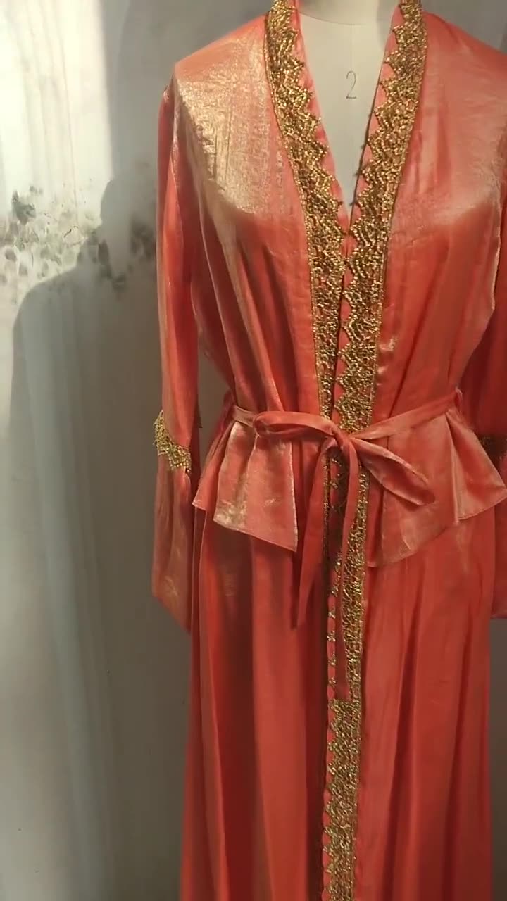 2022 Muslim Fashion New Elegant Temperament Solid Color Flowing Gold Satin Simple Arab Dubai Coat