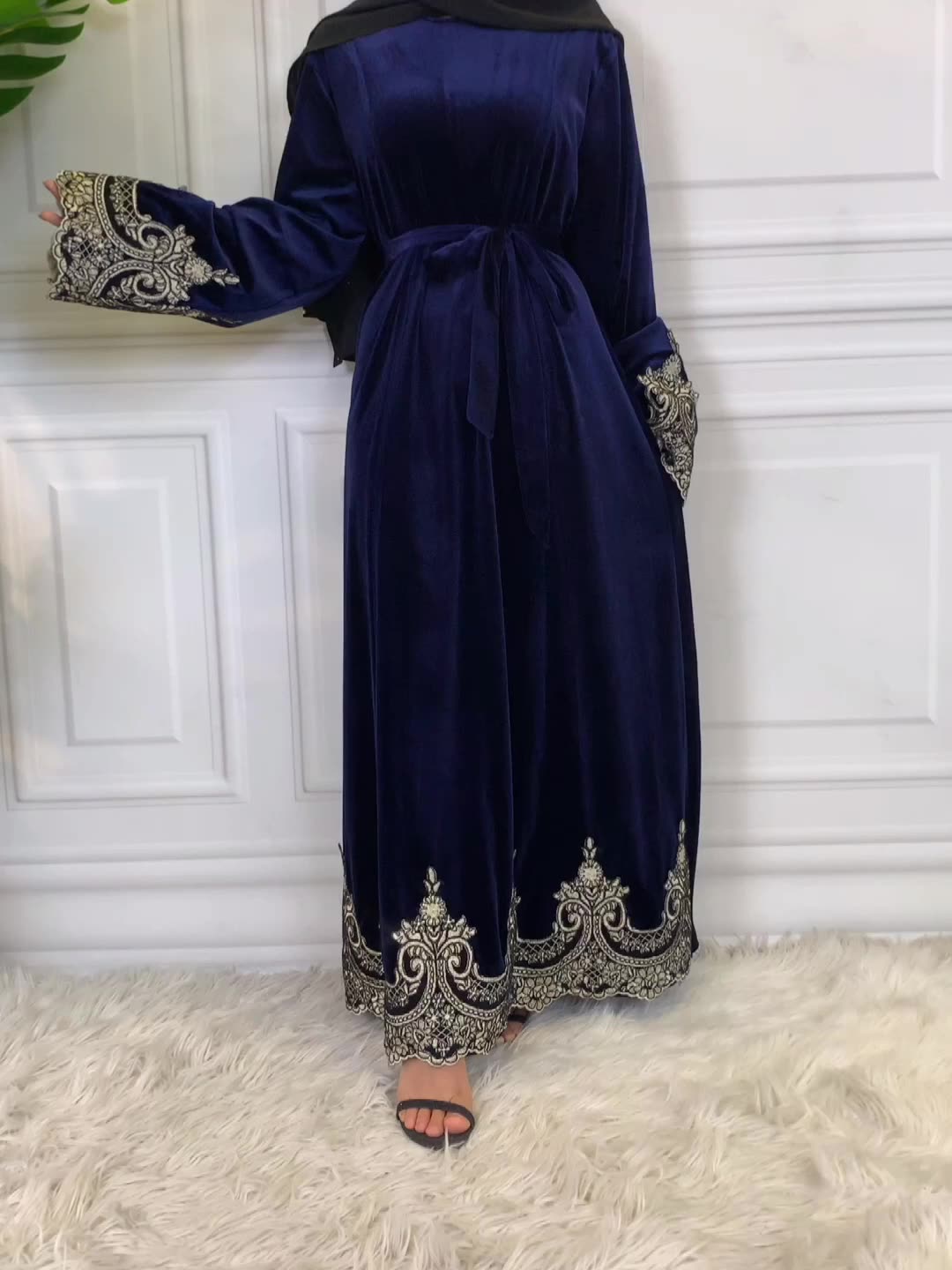 Cross-border New Muslim Autumn And Winter Fashion Lace Stitching Gold Velvet Middle Eastern Women's Dress