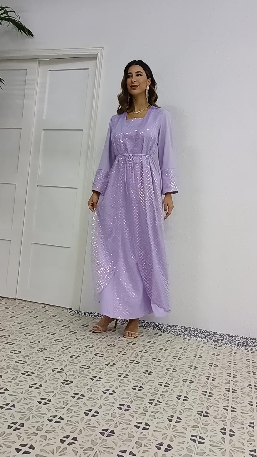 2022 New Muslim Middle Eastern Pure Color Sequins Fake Two Pieces of Elegant Women's Clothing with Arabian Lace