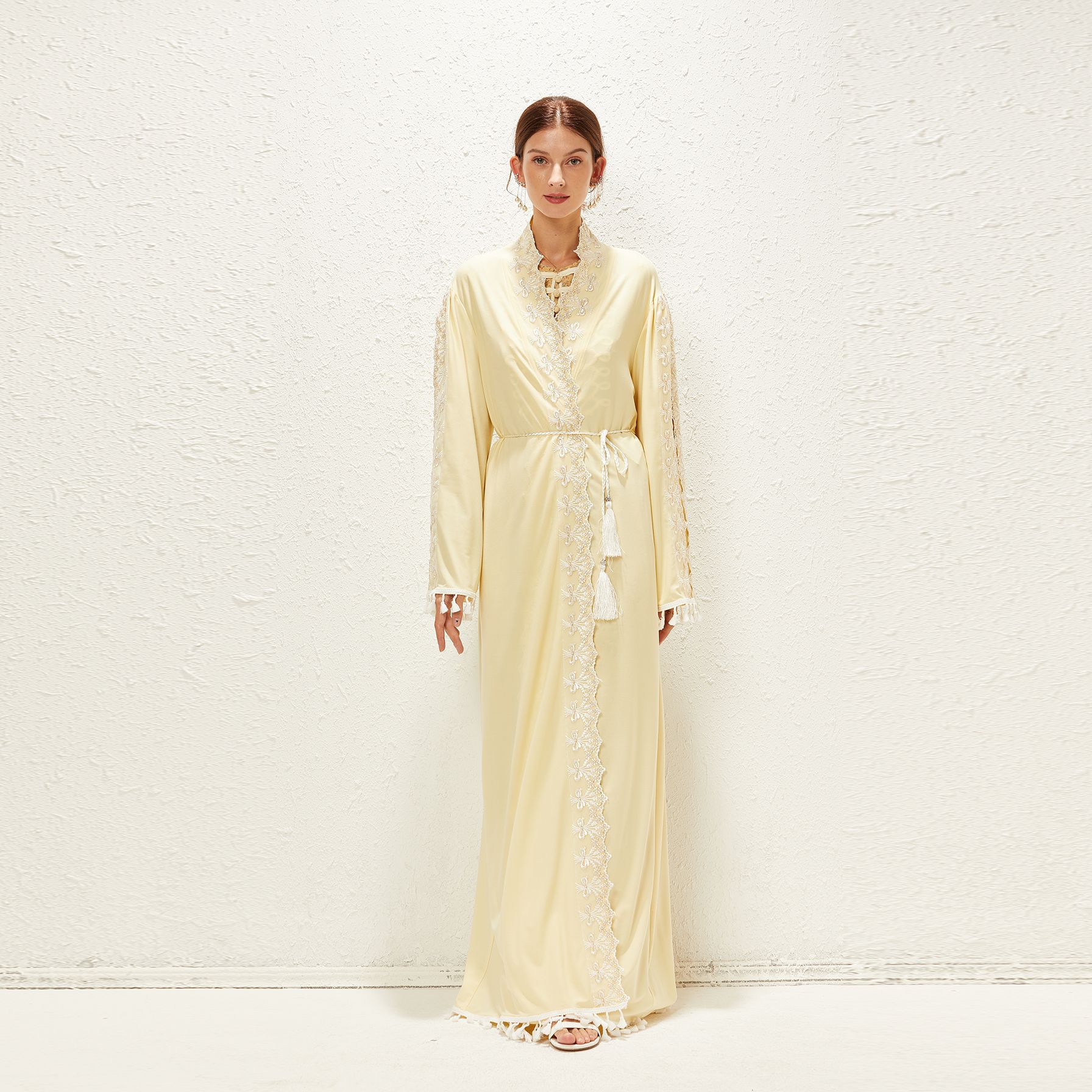 2022 Muslim Long Sleeve Loose Elastic Milk Silk Tassel Light Yellow National Style Elegant Fashion Robe