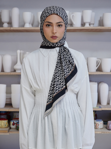 SIPO New Design Elegant Matte Satin Black Sugar Hijab Scarf