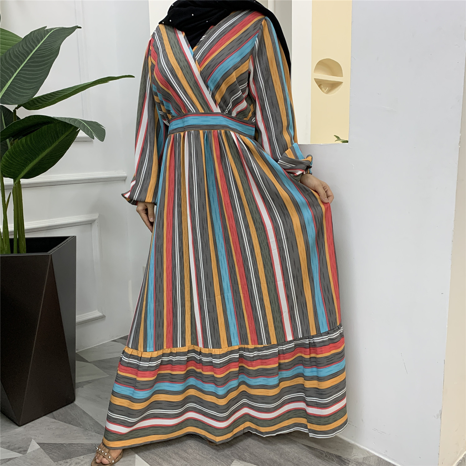 2022 New Muslim Women's Color Striped Printed Dress with Big Swing, Fashionable European And American Long Skirt