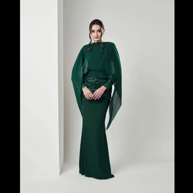 SIPO TIMELESS RAYA 2024 Design french beaded lace Baju Kurung - EMERALD GREEN 
