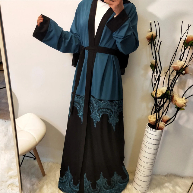 2022 Foreign trade women's new style fashion lace hollow stitching cardigan large size loose long robe