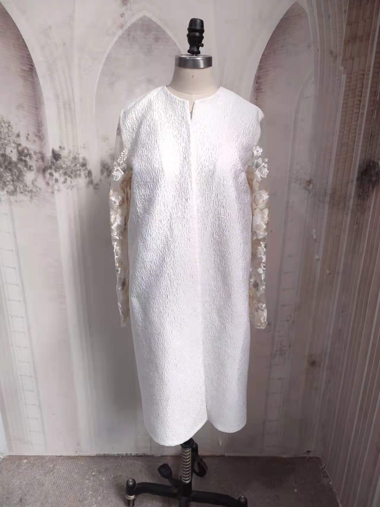 2022 New Muslim Abaya Middle East Pearl White Embroidered Long Sleeve Short Fashion Jacket