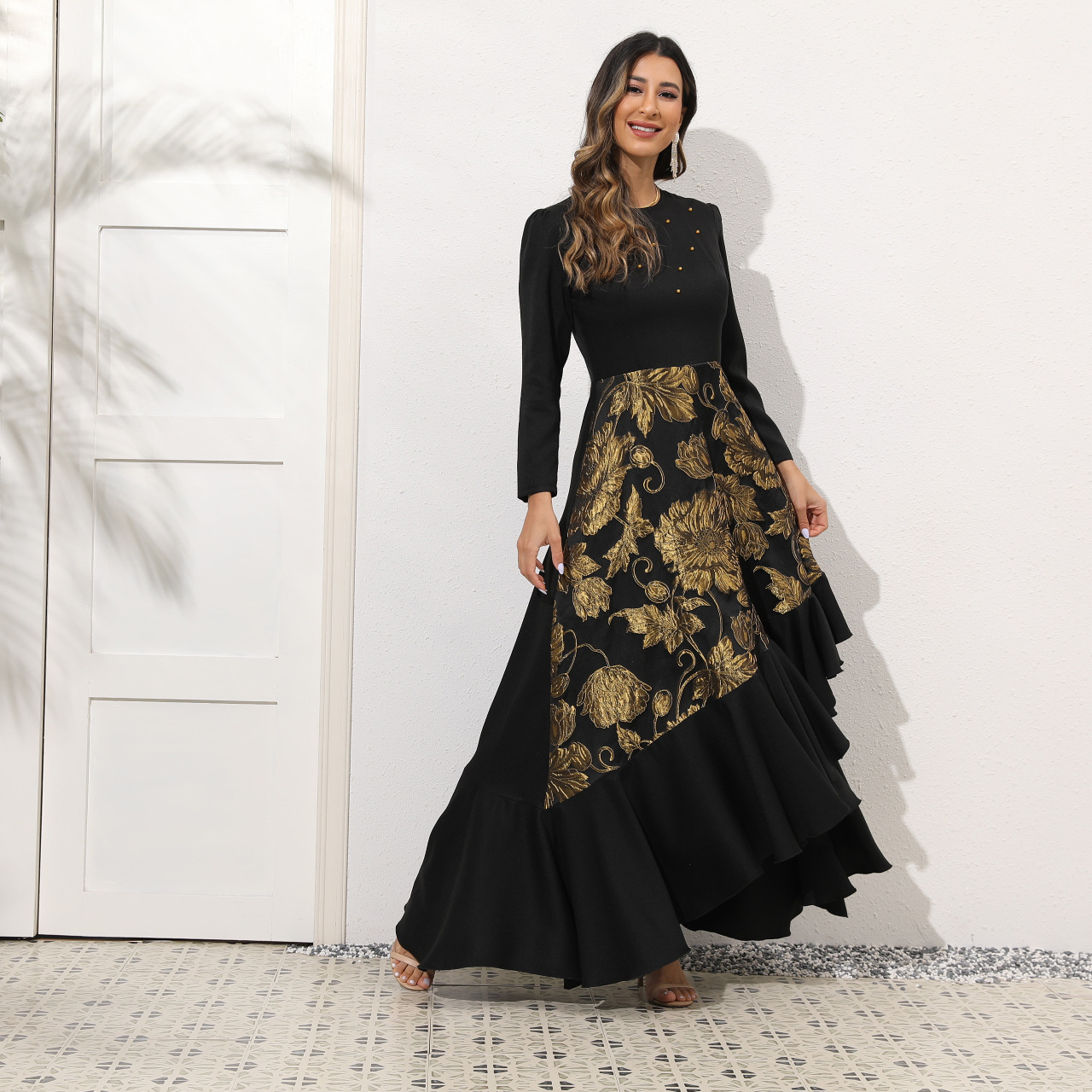 2022 New Muslim Middle East Elegant Long Dress with Beaded Pattern Abaya