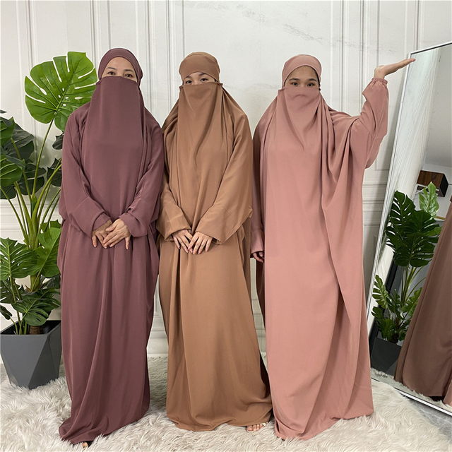 Hot Sale in The Middle East Big Solid Color Fashion Bat Sleeve Robe Plus Size Muslim Dress